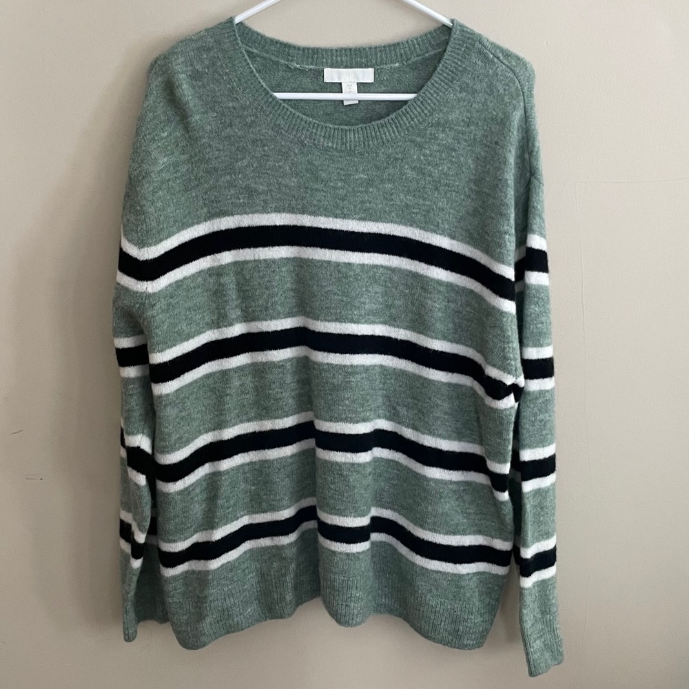 Like-new sweater